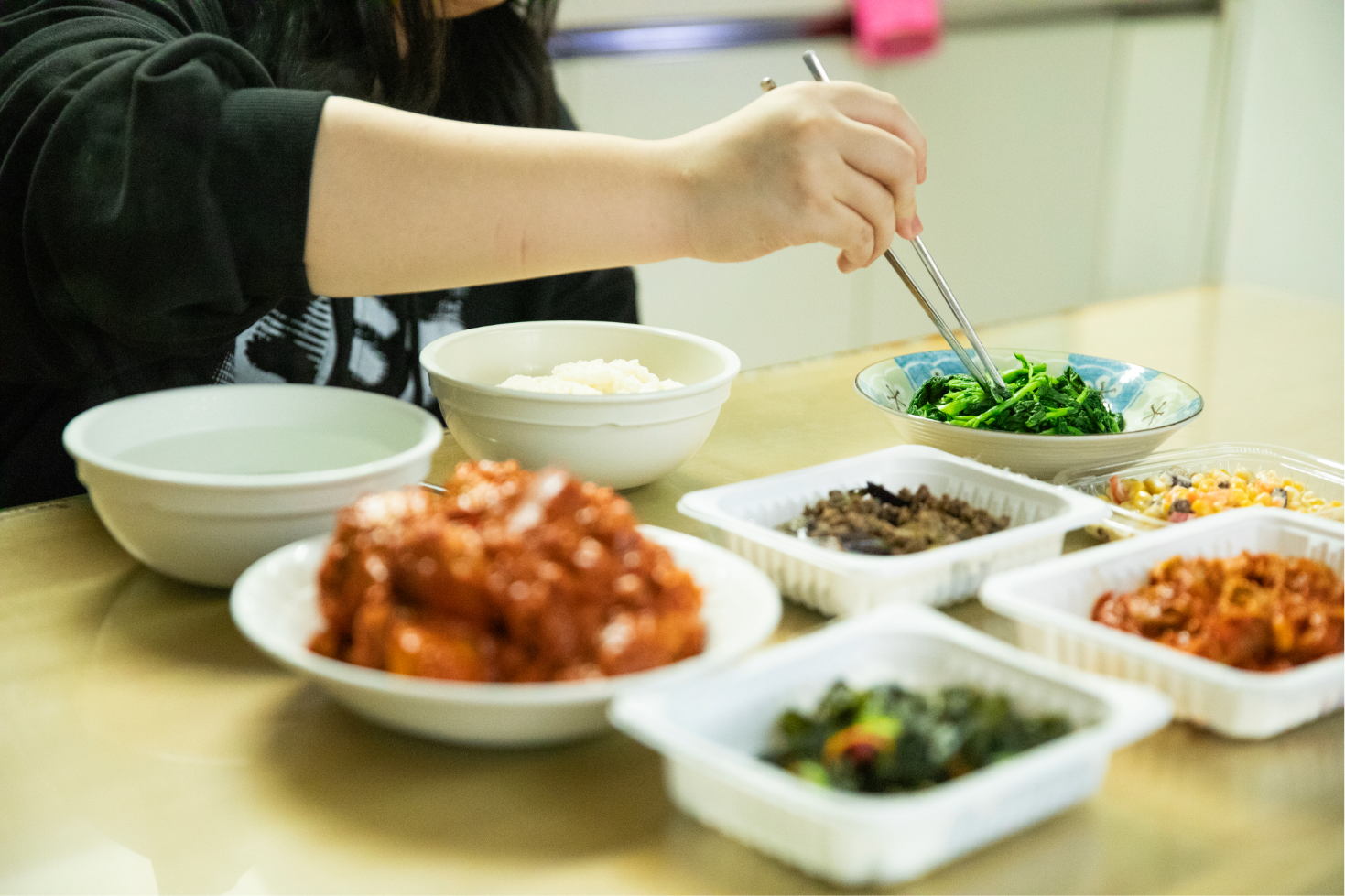 도시락을 먹는 사랑이