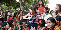 [백만 개의 별] 장윤주가 방글라데시 소녀들에게 전한 희망과 아름다움