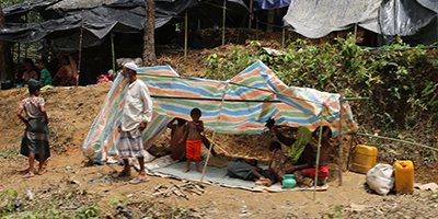 3주 만에 로힝야 난민 37만 명 방글라데시 향해…로힝야족 피난 지역에 5만 달러 지원